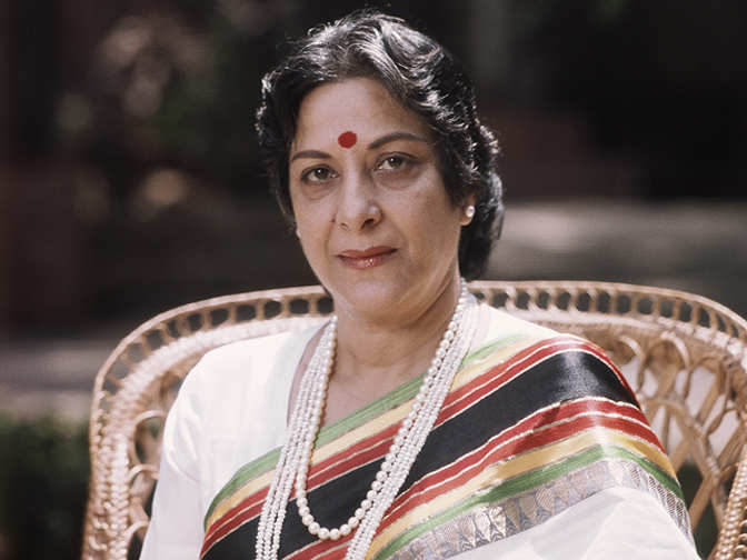 Nargis Dutt From A Child Actor To 39 Mother India 39 The Economic Times